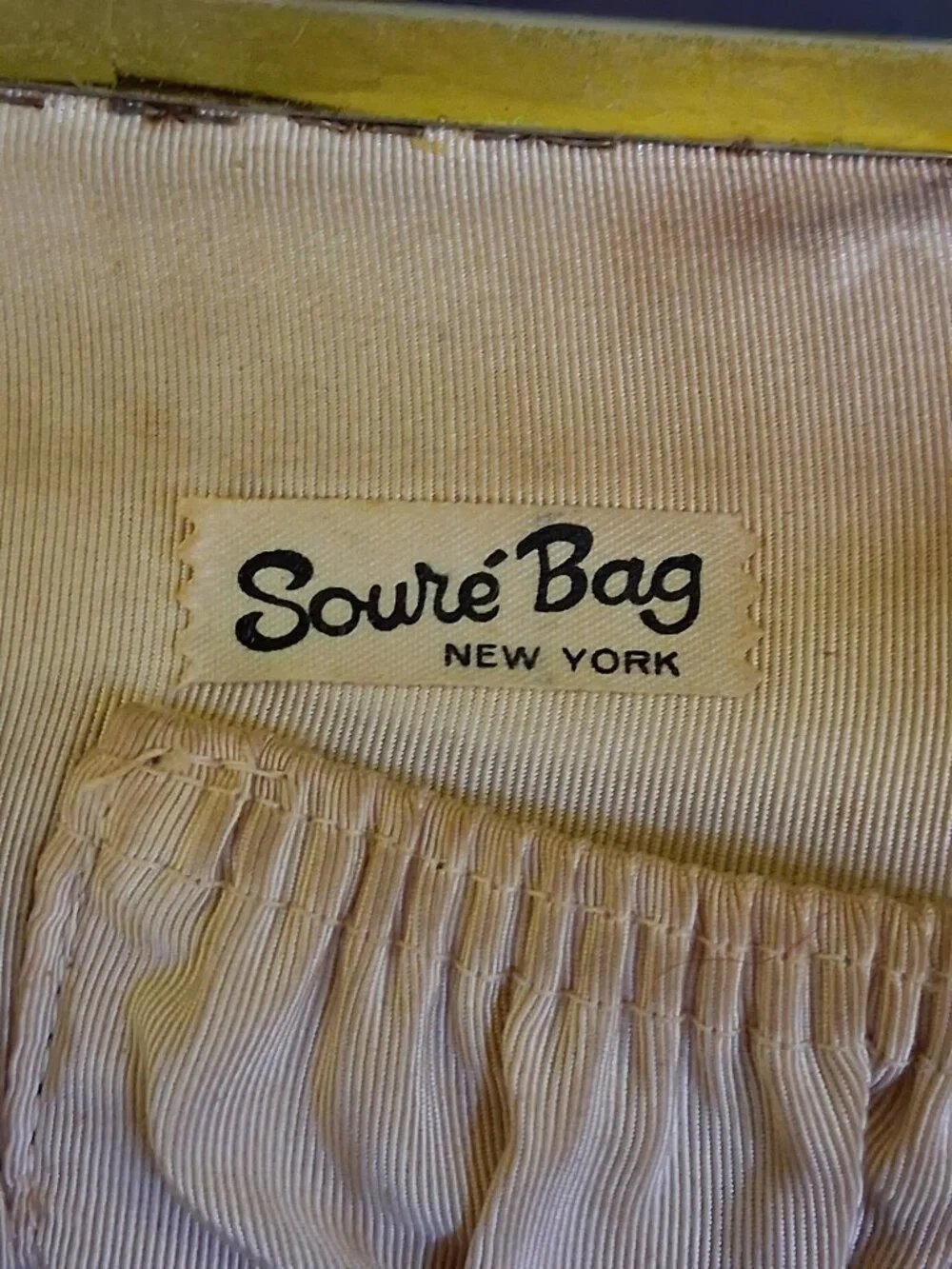 Vintage Soure of New York Beaded Floral Tapestry Handbag – Lucite Handle